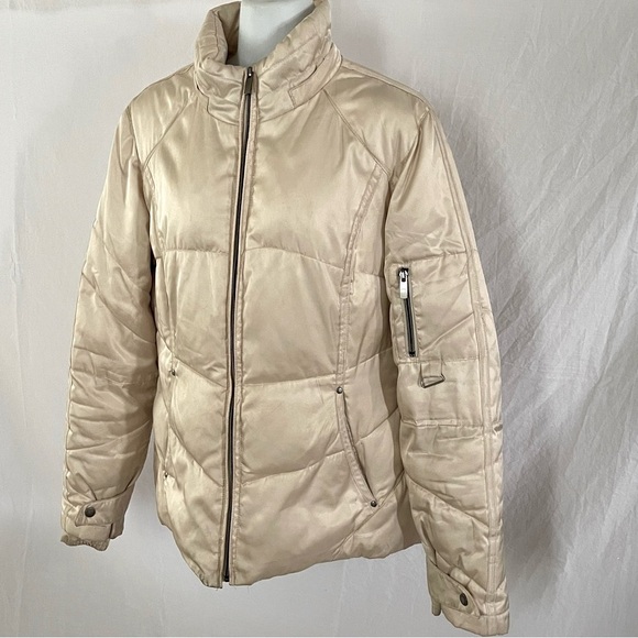 St. John's Bay Jackets & Blazers - St. John’s Bay cream puffer coat size medium